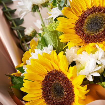 Eternal Sunshine Sunflower Bouquet, assorted flower bouquet, sunflowers bouquet, sunflowers, floral. bouquet delivery canada, Blooms Canada Delivery