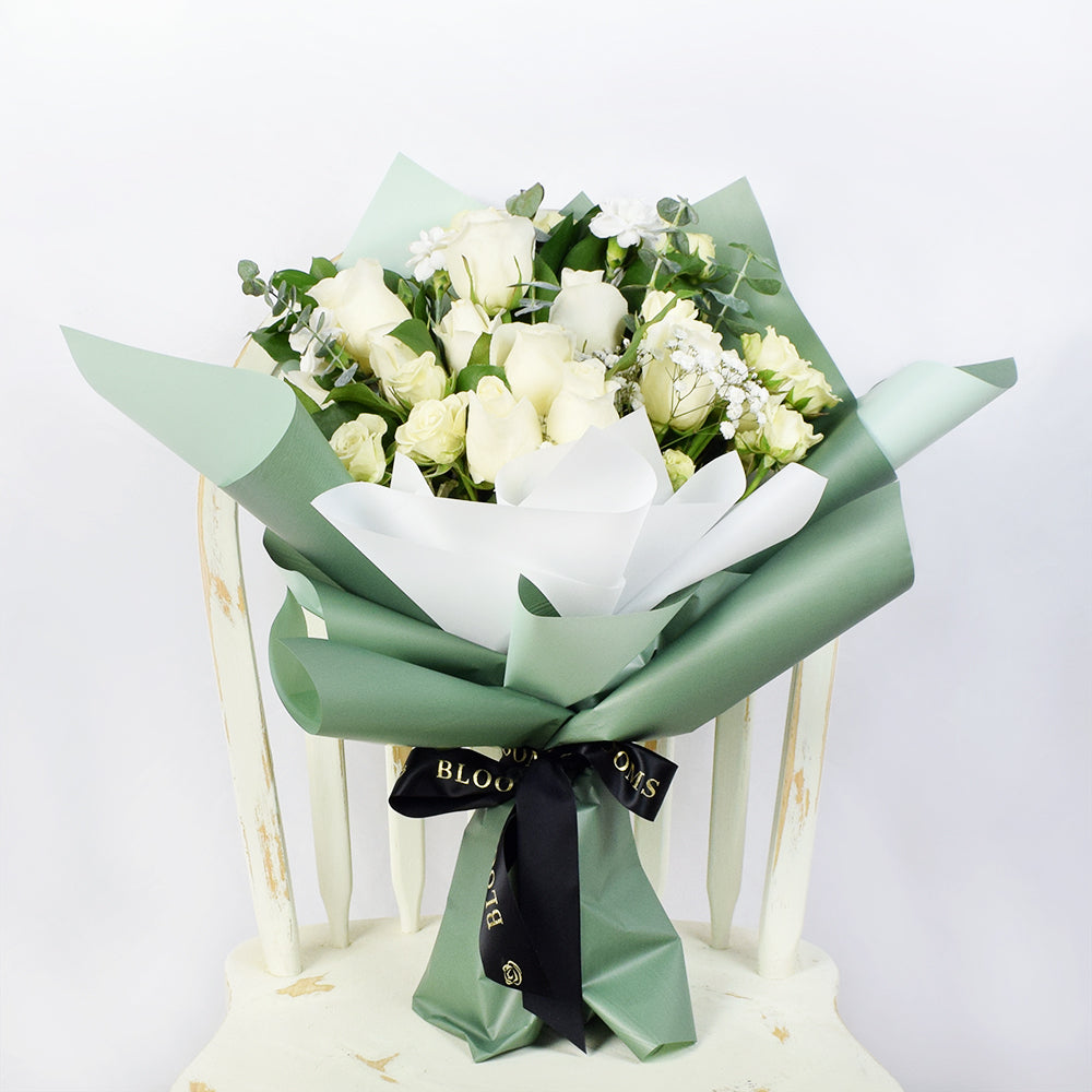 Parisian Whisper Tea Rose Bouquet – Canada Blooms - Canada Delivery