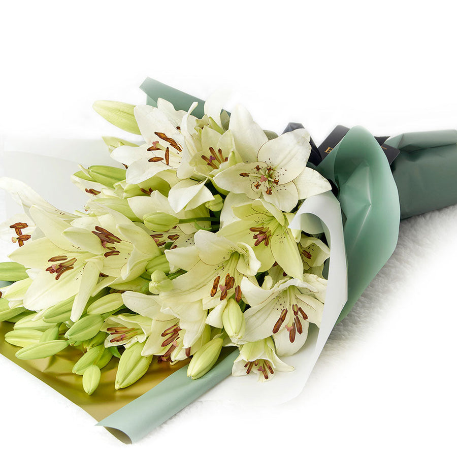 Crisp Snow Lily Bouquet – Canada Blooms - Canada Delivery