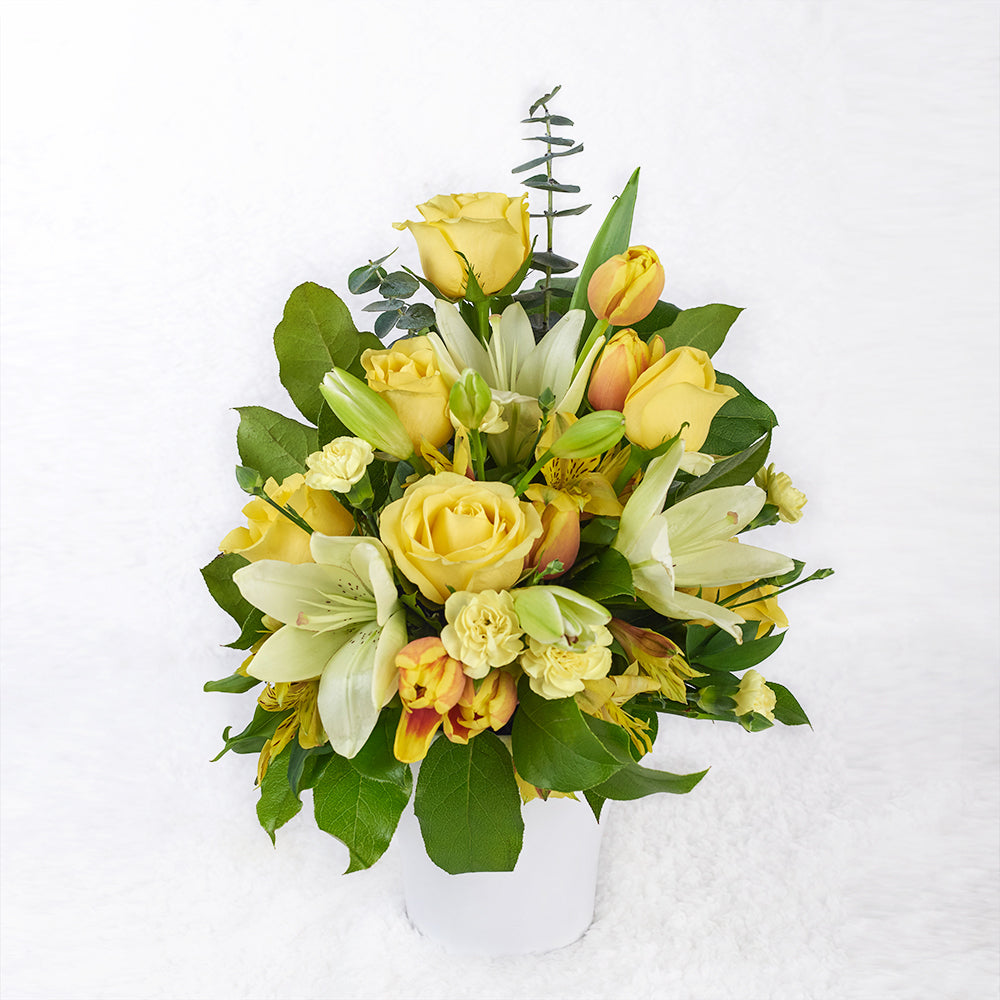 Gold &amp; Cream mixed floral arrangement – Canada Blooms - Canada Delivery