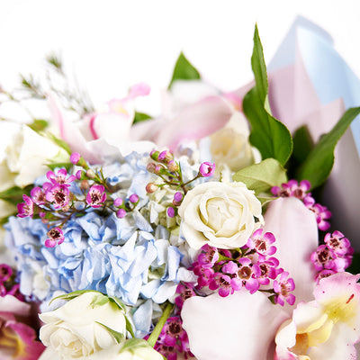 Graceful Blue Hydrangea Bouquet – Mixed Bouquets– Blooms Canada delivery