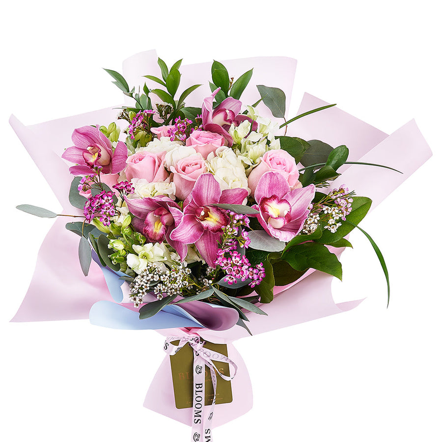 Graceful Pink Hydrangea Bouquet – Mixed Bouquets– Blooms Canada delivery