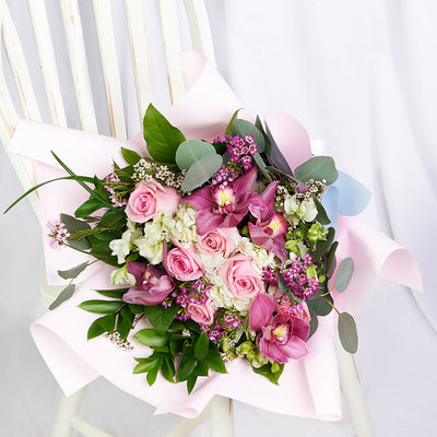 Graceful Pink Hydrangea Bouquet – Mixed Bouquets– Blooms Canada delivery