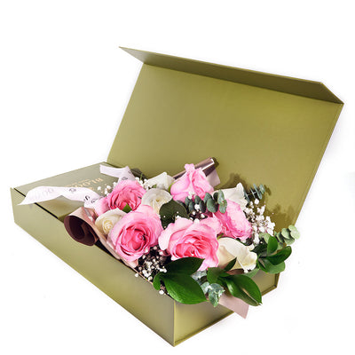 Mother’s Day 12 Stem Pink & White Rose Bouquet with Box – Mother’s Day Gifts – Blooms Canada delivery