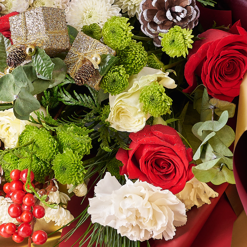 Mixed floral bouquet, Mixed flower arrangement, Mixed Flower Bouquet, Flower Bouquet, Floral Gift, Floral Arrangement, holiday, christmas, Mixed Roses Bouquet, Rose, Rose Arrangement, Rose Bouquet, Set 24017-2021, holiday rose delivery, delivery holiday rose, christmas bouquet canada, – Canada Blooms - Canada Delivery