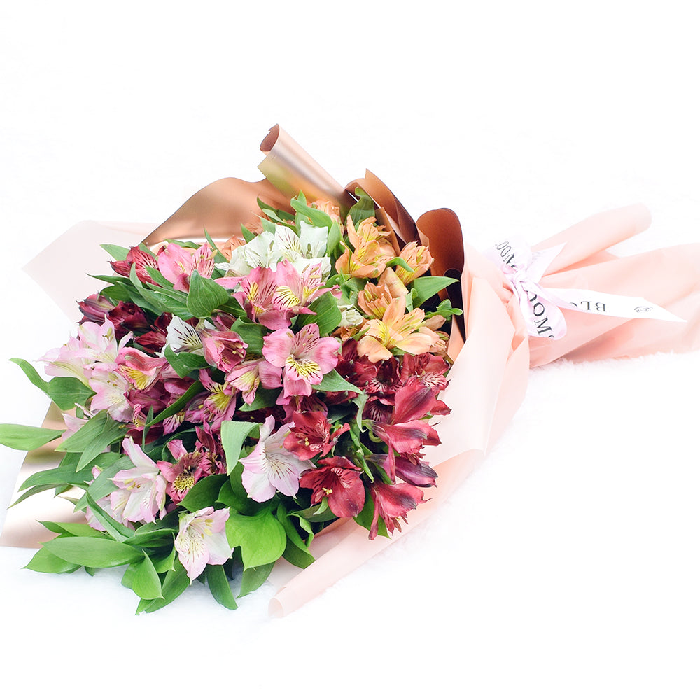 Versailles Dreams Peruvian Lily Bouquet – Canada Blooms - Canada Delivery